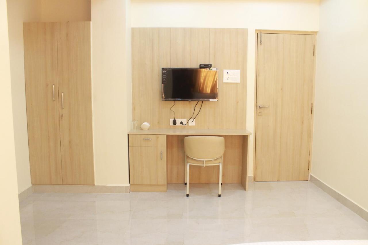 Jfive Residency Hotel Csennai Kültér fotó