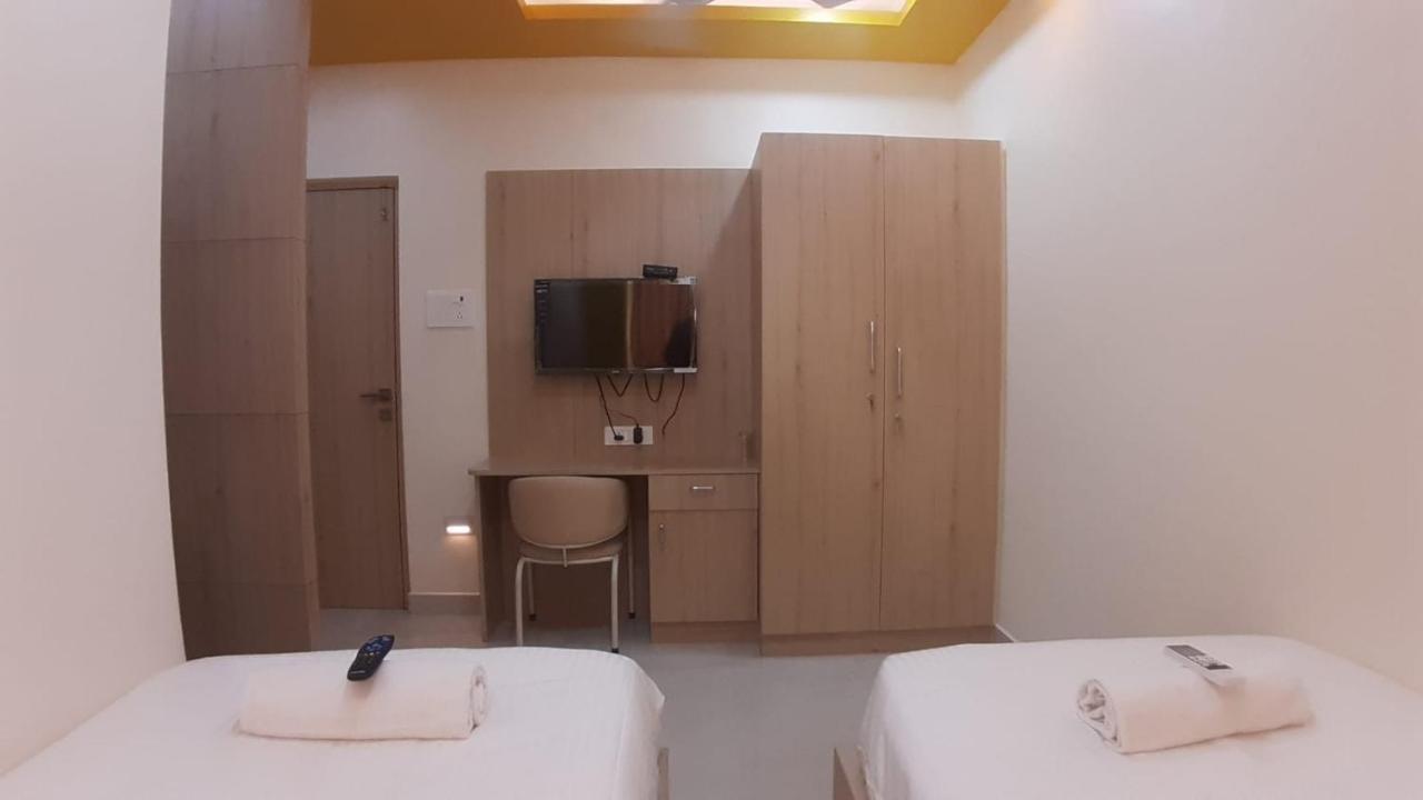 Jfive Residency Hotel Csennai Kültér fotó